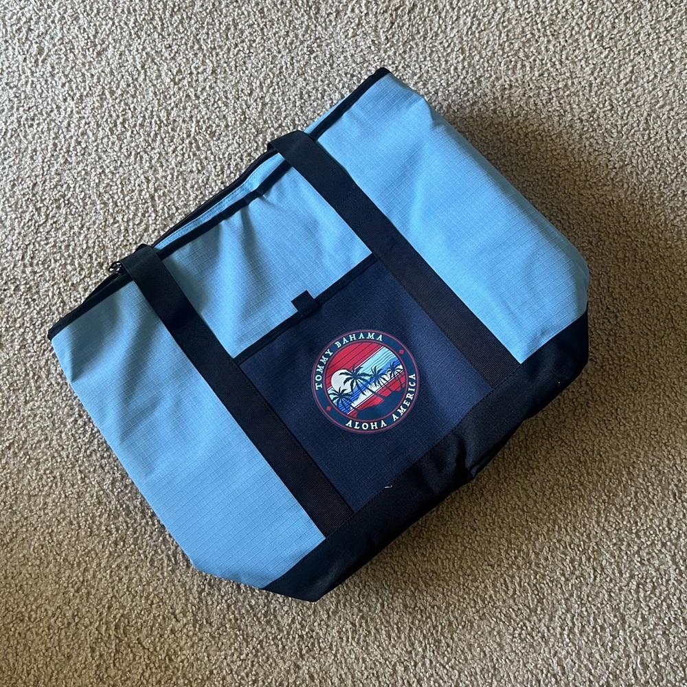 Tommy Bahama Light Blue and Black Duffel Bag